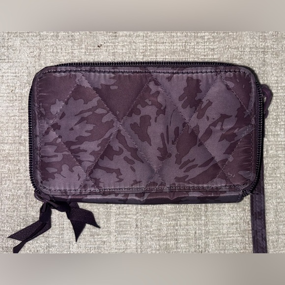Vera Bradley Plum Zip Wristlet Quilted Wallet Organizer NWOT Purple Floral - Picture 2 of 6
